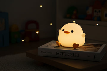 HuggNest™ Cute Duck Squishy Night Light - Gentle Glow with Adorable Charm✨